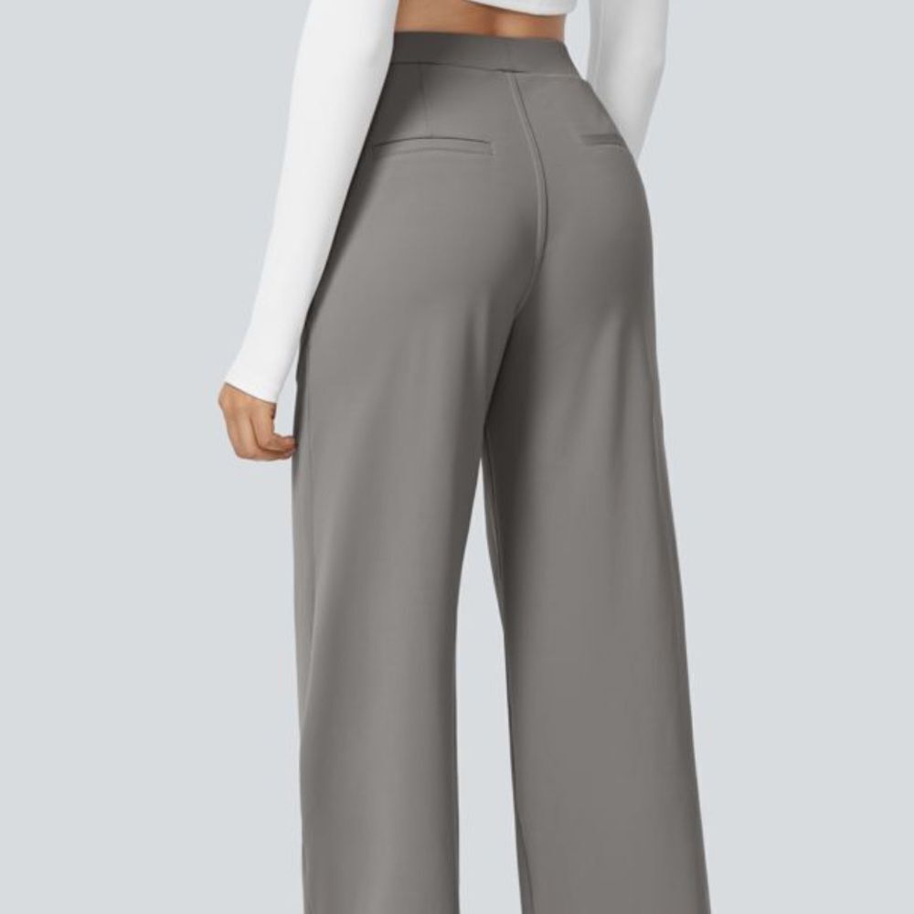 Halara Size Medium Gray Regular Fit Wide Leg Pants